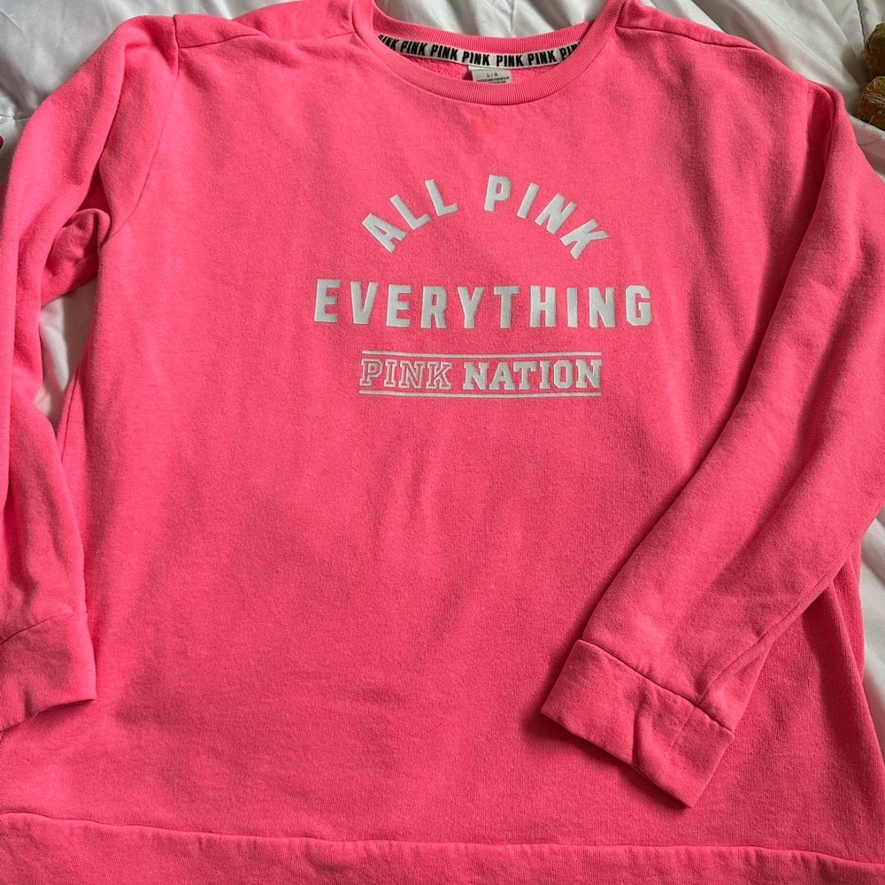 Vs pink crew